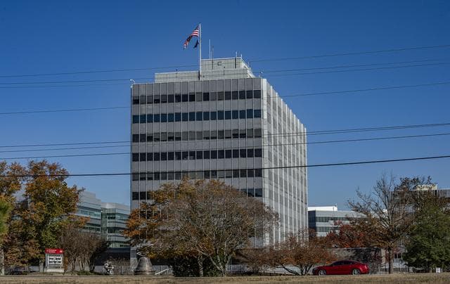 NASA image: SEASONAL VIEWS, FALL, (NOVEMBER 13, 2019), OF MSFC BUILDING 4200