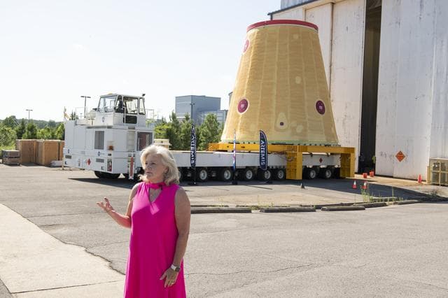 NASA image: MSFC Director Jody Singer Reads Governor’s Proclamation Declaring July 17 as “Artemis Day: