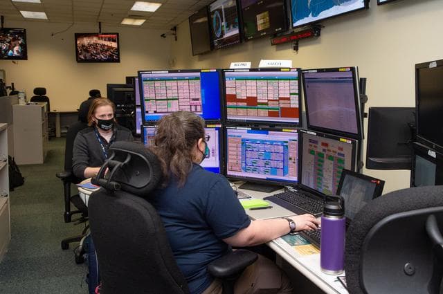 NASA image: A look inside the International Space Station Payload Operations Integration Center at NASA’s Marshall Space Flight Center in Huntsville, AL.  The POIC team supports science operations on the International Space Station 24 hours a day, 7 days a week. For more than 20 years the POIC team has worked with scientists from around the world to enable the space station crew to conduct experiments that improve life on Earth and enable future exploration.