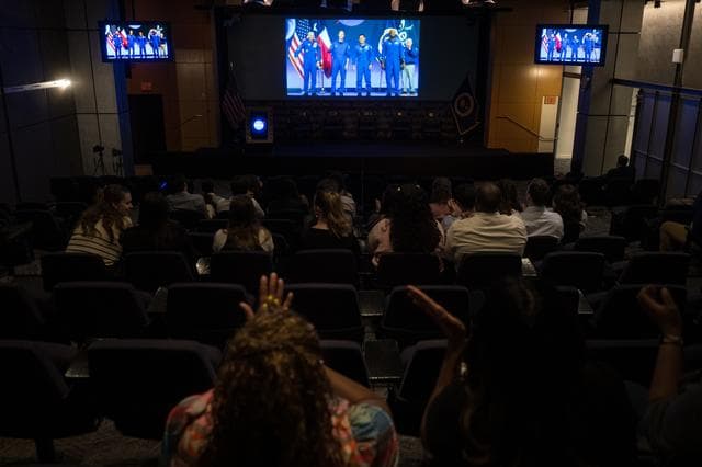 NASA image: Artemis III Update and Crew Announcement Viewing at HQ