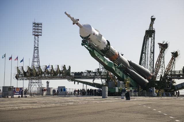 NASA image: Expedition 51 Rollout
