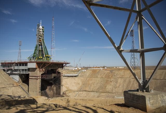 NASA image: Expedition 51 Rollout