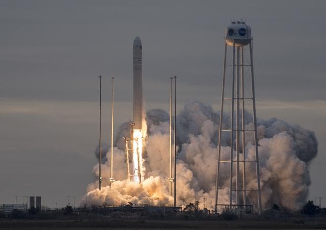 NASA image: Orbital ATK CRS-8 Launch