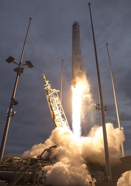 NASA image: Orbital ATK CRS-8 Launch
