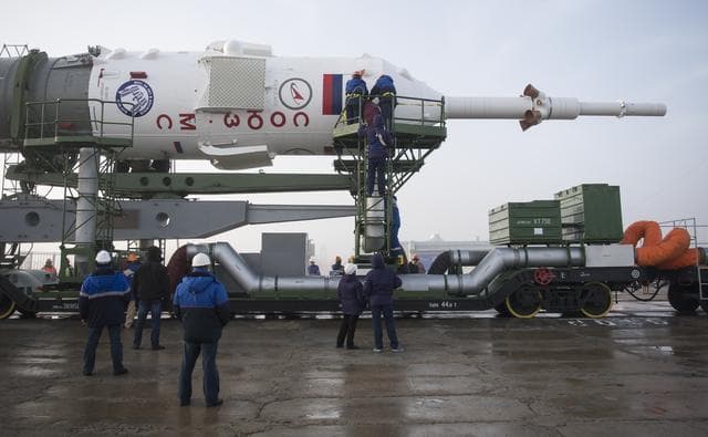 NASA image: Expedition 55 Soyuz Rollout