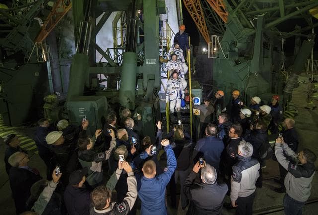 NASA image: Expedition 55 Preflight