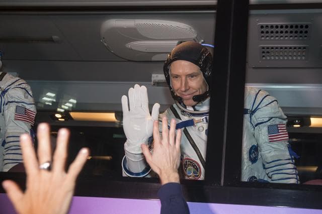 NASA image: Expedition 55 Preflight