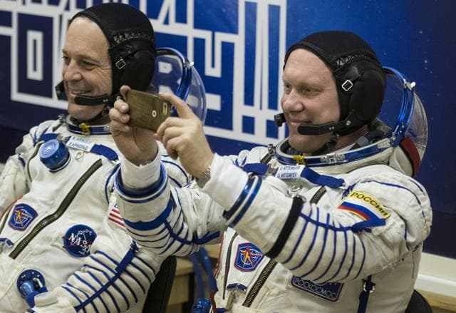NASA image: Expedition 55 Preflight