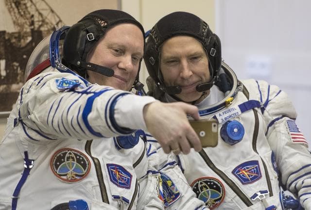 NASA image: Expedition 55 Preflight
