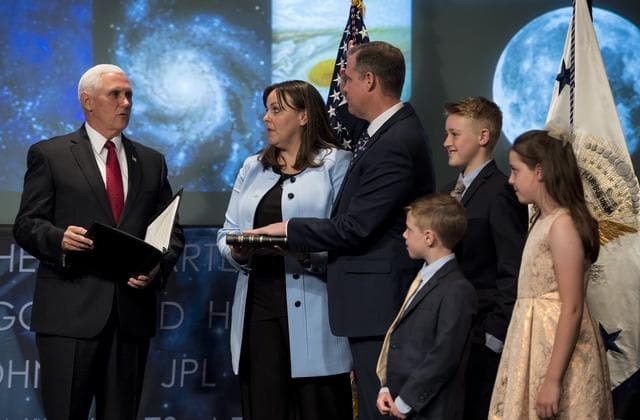 NASA image: Bridenstine Sworn In As NASA Administrator