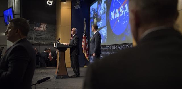 NASA image: Bridenstine Sworn In As NASA Administrator