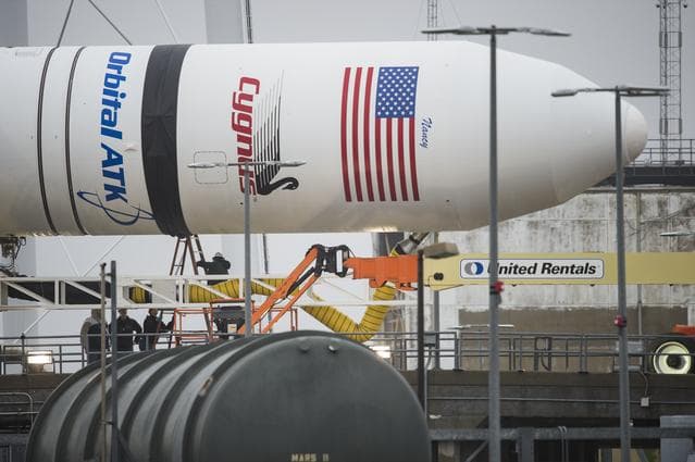 Orbital ATK CRS-9 Raising on the Pad