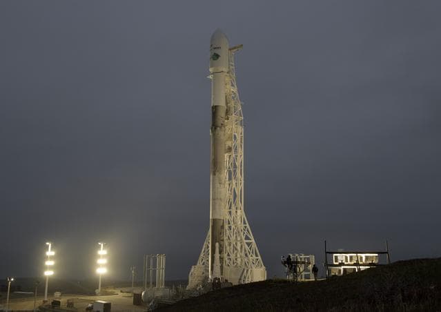 NASA image: GRACE-FO Preaunch
