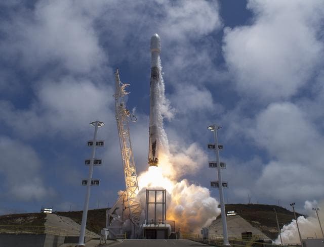 NASA image: GRACE-FO Launch