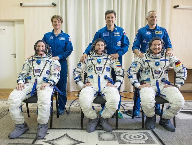 NASA image: Expedition 56 Preflight