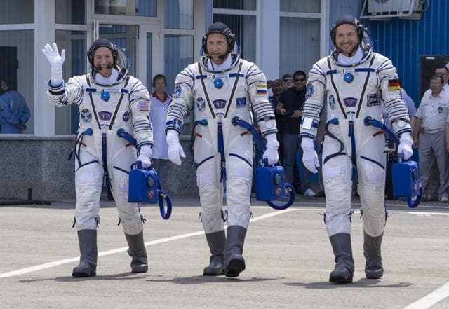 NASA image: Expedition 56 Preflight