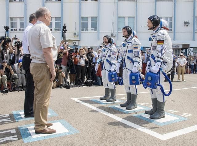 NASA image: Expedition 56 Preflight