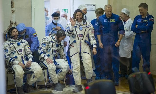 NASA image: Expedition 56 Preflight