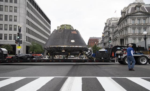 NASA image: Orion Arrival at White House Complex