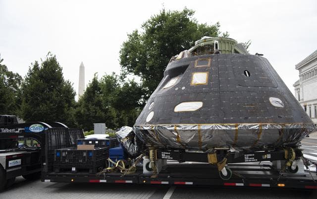 NASA image: Orion Arrival at White House Complex