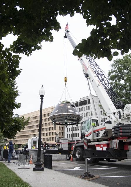 NASA image: Orion Arrival at White House Complex