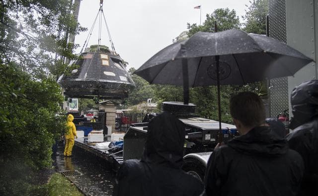 NASA image: Orion Arrival at White House Complex