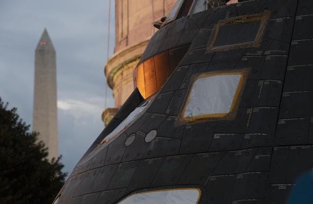 NASA image: Orion Arrival at White House Complex
