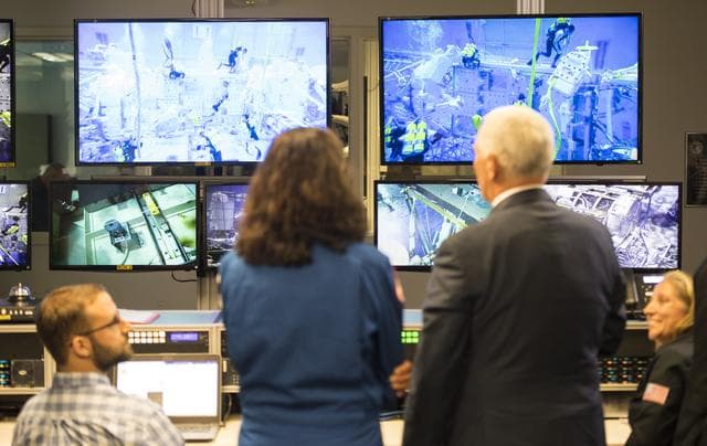 NASA image: VP Pence visits Johnson Space Center
