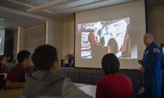 Astronaut Tingle at Udvar-Hazy Center
