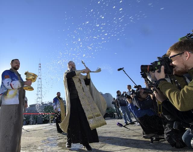 Expedition 57 Soyuz Blessing