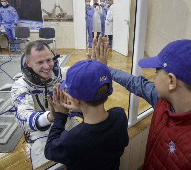 Expedition 57 Preflight