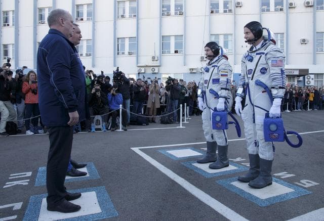 NASA image: Expedition 57 Preflight