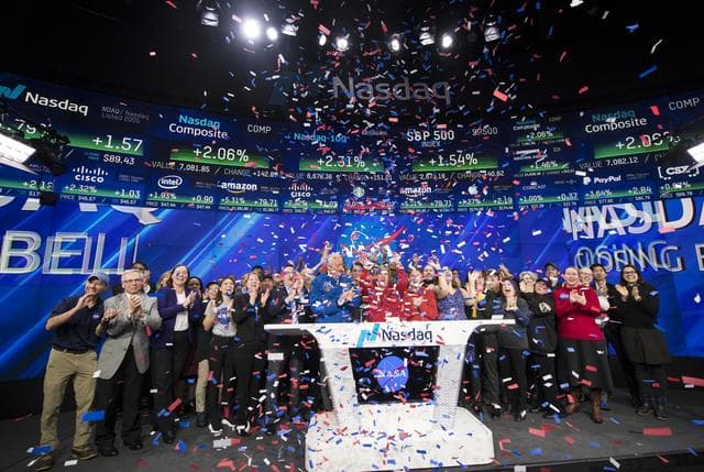NASA image: NASA Rings Nasdaq Closing Bell after InSight Landing on Mars
