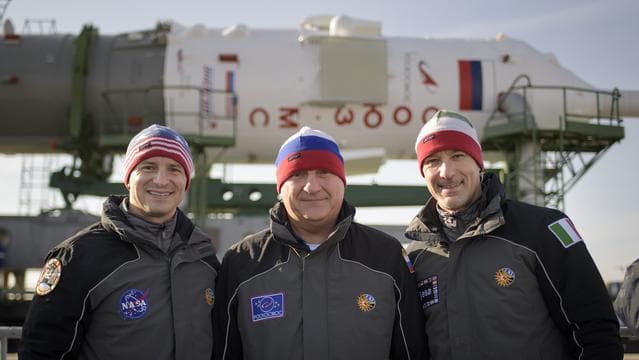 Expedition 59 Soyuz Rollout