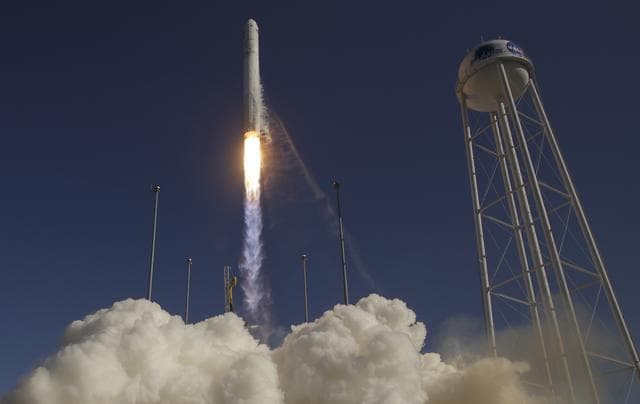 NASA image: Northrop Grumman Antares CRS-11 Launch