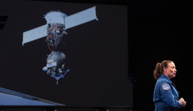 NASA image: Astronaut Auñón-Chancellor at NASM