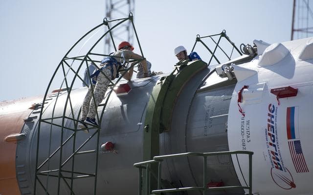 NASA image: Expedition 60 Soyuz Rollout