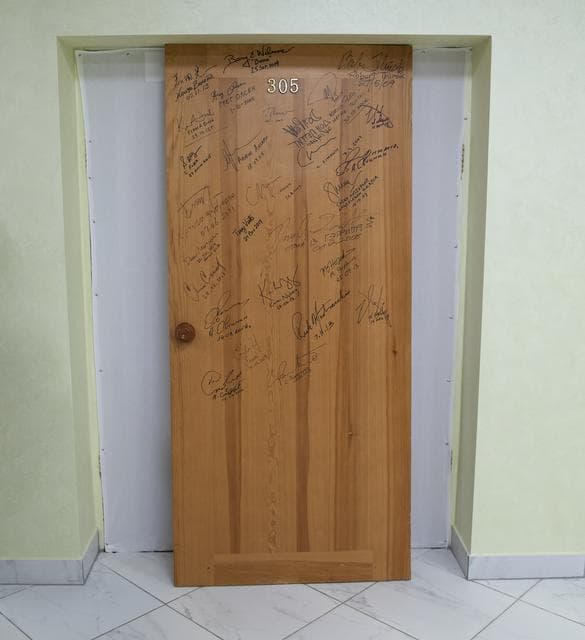 Expedition 61 Door Signing