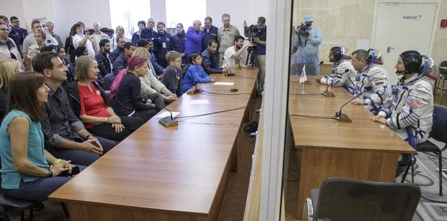 NASA image: Expedition 61 Preflight