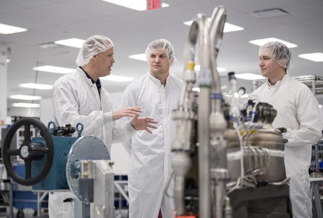 NASA image: NASA Administrator Visits SpaceX HQ