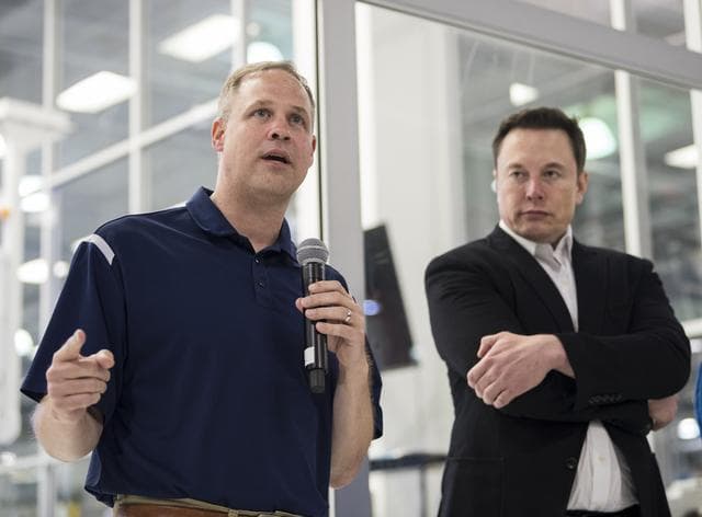 NASA image: NASA Administrator Visits SpaceX HQ