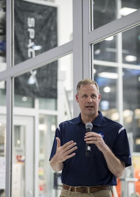 NASA image: NASA Administrator Visits SpaceX HQ