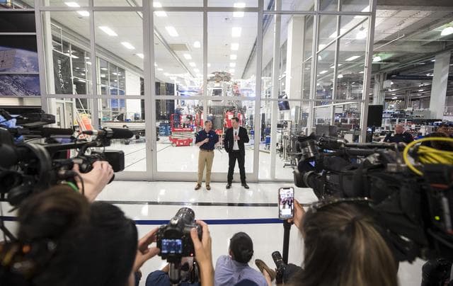 NASA image: NASA Administrator Visits SpaceX HQ