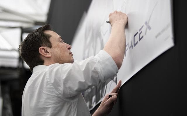 NASA image: NASA Administrator Visits SpaceX HQ