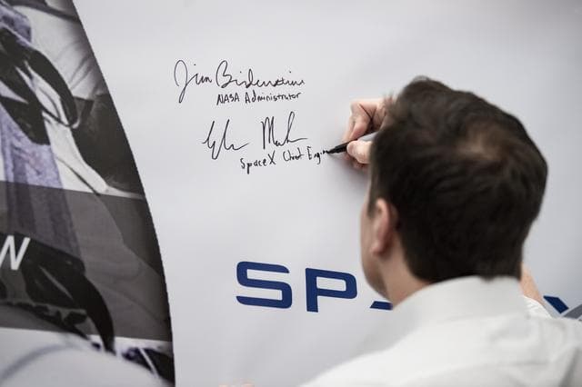 NASA image: NASA Administrator Visits SpaceX HQ