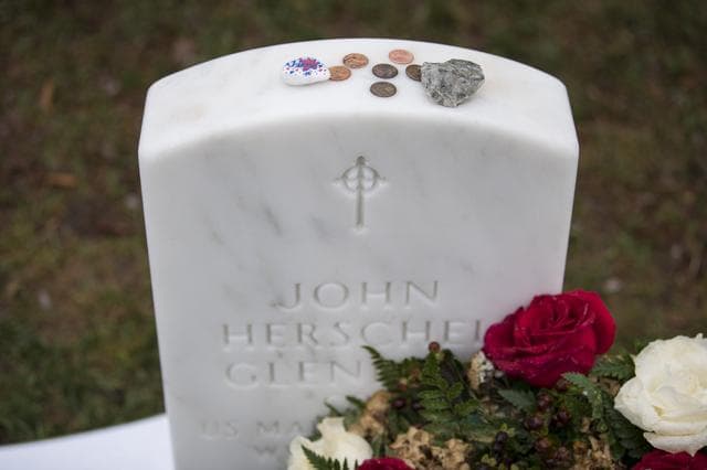 Doug Wheelock Participates in Wreaths Across America Day
