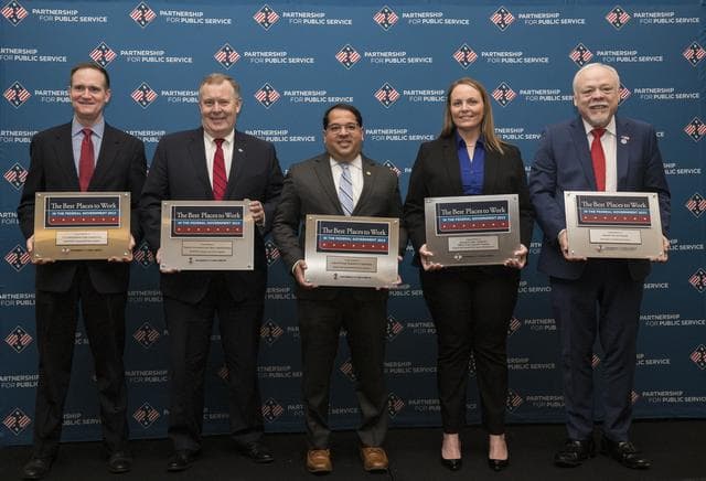 NASA image: NASA Deputy Administrator Accepts Best Place to Work Award for N