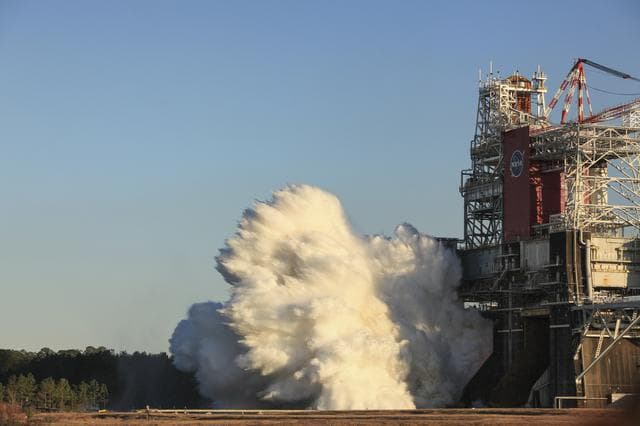 NASA image: Hot Fire Test of SLS Rocket Core Stage