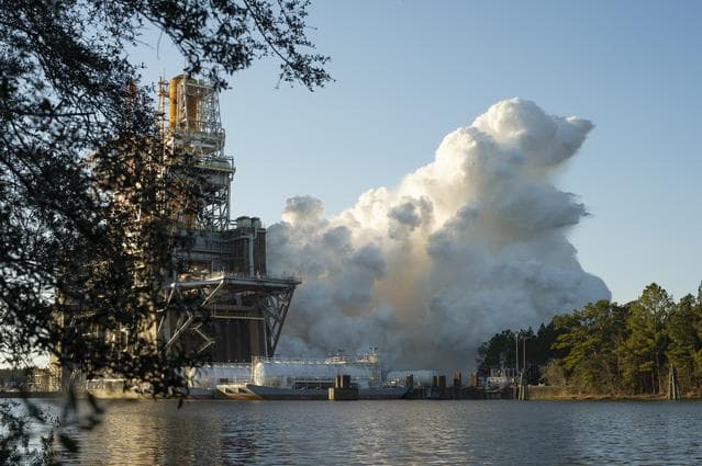 NASA image: Hot Fire Test of SLS Rocket Core Stage