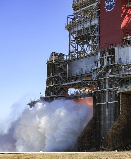 NASA image: Second Hot Fire Test of SLS Rocket Core Stage